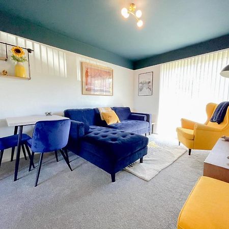 Villa Escape To Tranquil 1 Bed, Poole Canford Magna Exterior foto